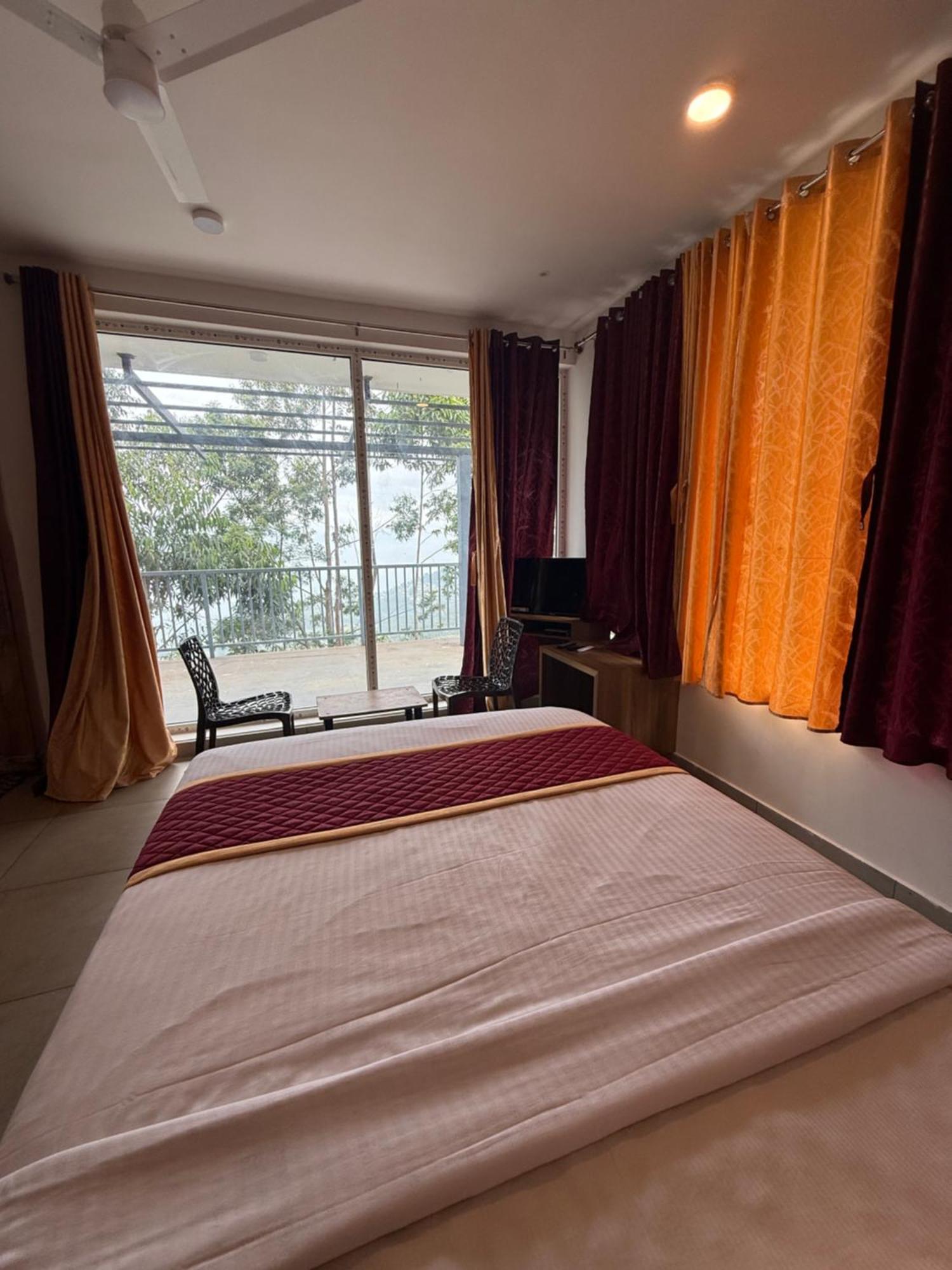 Hotel Honey Rock Kanthalloor Exteriér fotografie