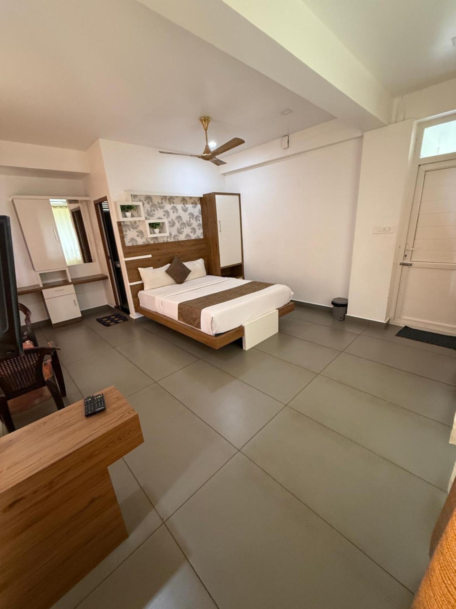 Hotel Honey Rock Kanthalloor Exteriér fotografie