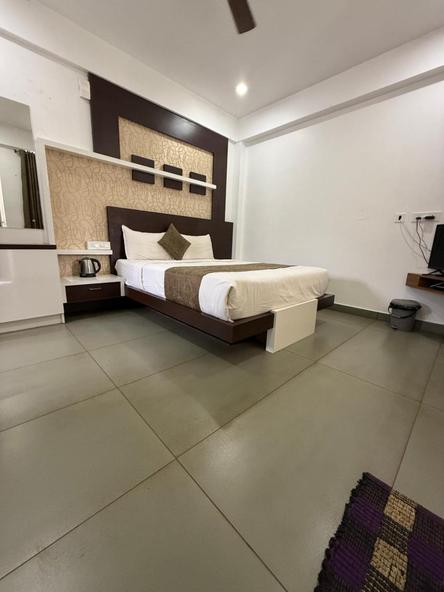 Hotel Honey Rock Kanthalloor Exteriér fotografie